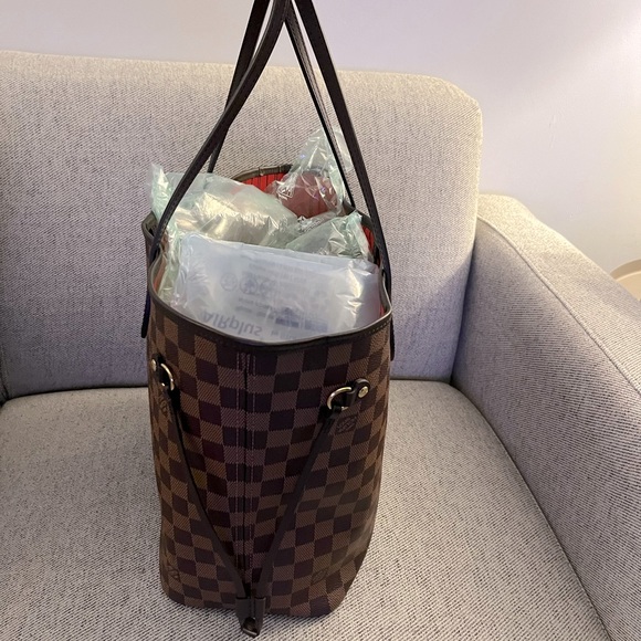 LOUIS VUITTON NEVERFULL MM DAMIER with Cherry Red Lining **rarely used** - Picture 5 of 13